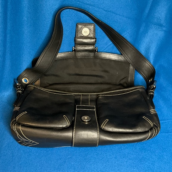 Coach Soho Vintage Black Leather Shoulder Bag With Contrast Stitching 2005 - Picture 10 of 16